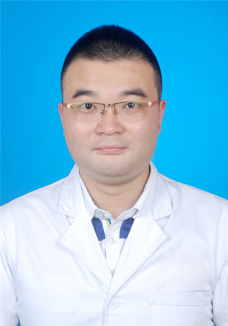 放射科 潘俊杰 副主任医师.JPG